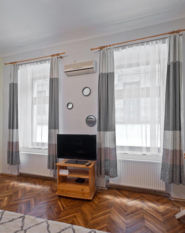Capital Center Apartments Uelloi Budapest Ngoại thất bức ảnh